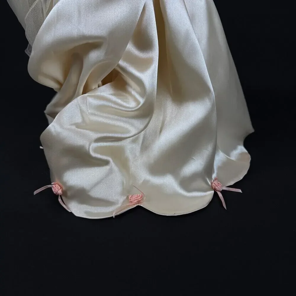 Ashton Drake Galleries Elizabeth 1990s Porcelain Doll Wedding Dress Vintage 20'
